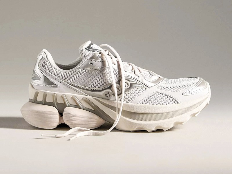 Performance sports sneakers