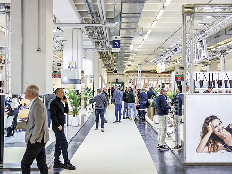 Más que una feria de calzados y manufacturas, la feria del Garda se erige como en centro global de la moda.