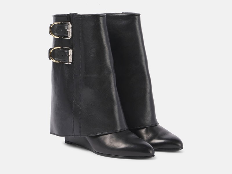 DOUBLE SHAFT BOOTS: The next winter trend?