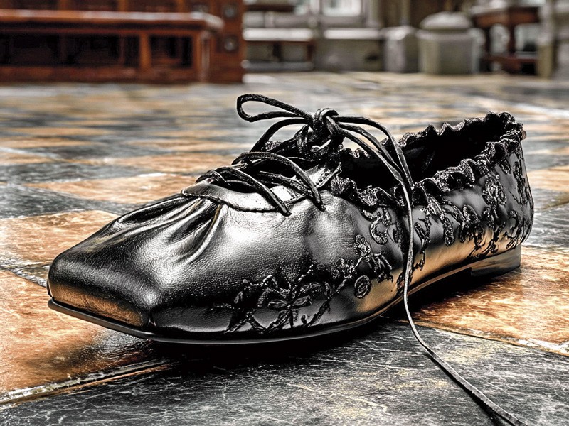 Ballerinas acordonadas con ajuste fino y perfil urbano