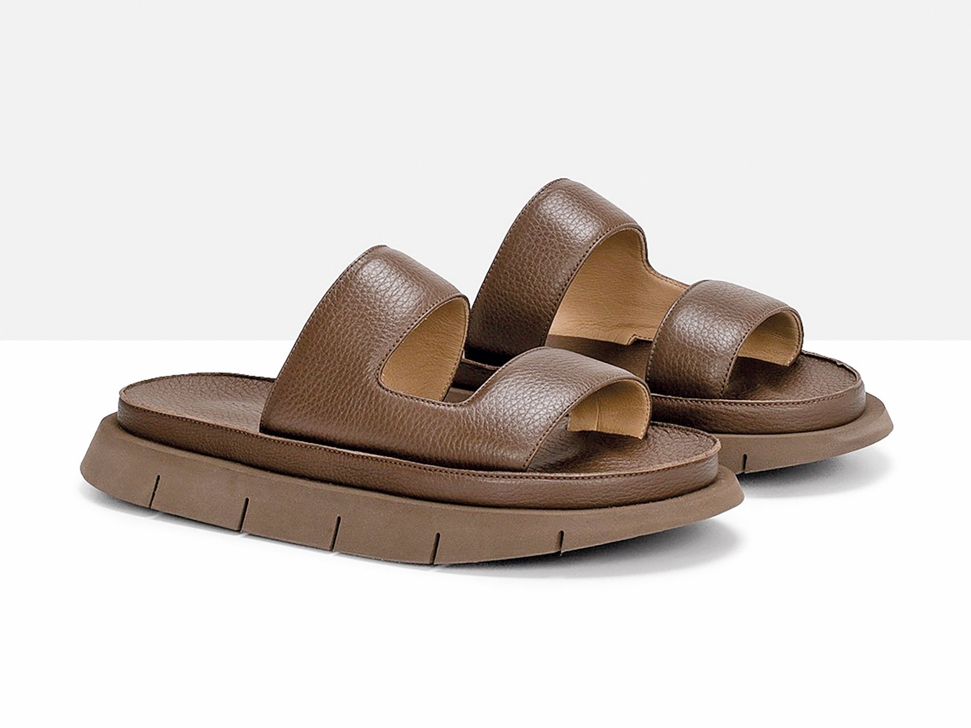 Men's sandals and slides