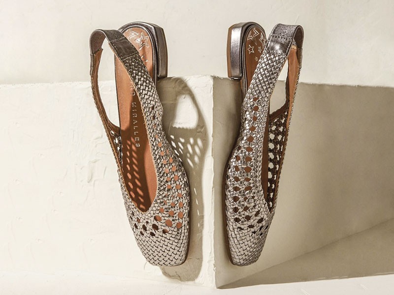 Low slingback shoes