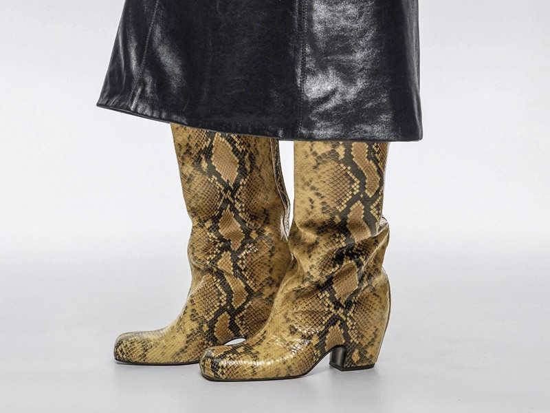 BOTAS ALTAS MUJER TENDENCIAS OTOÑO INVIENRO 2026 SERMA 156252BZ0501_12160_D_3.jpg High slouchy boots with knee-length drape