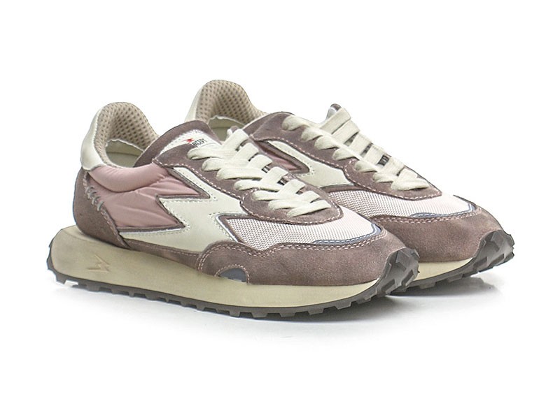 Urban sports sneakers