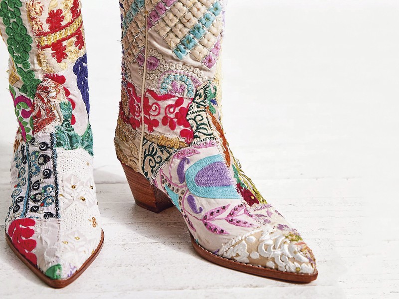 Cowboy boots / booties