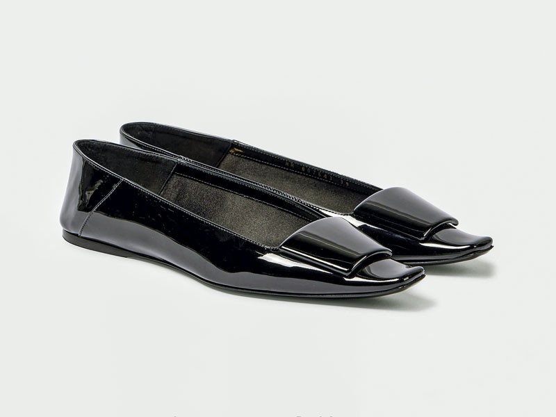 Flat shoes