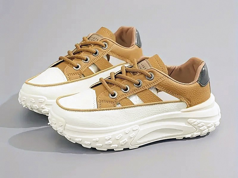 Chunky sneakers