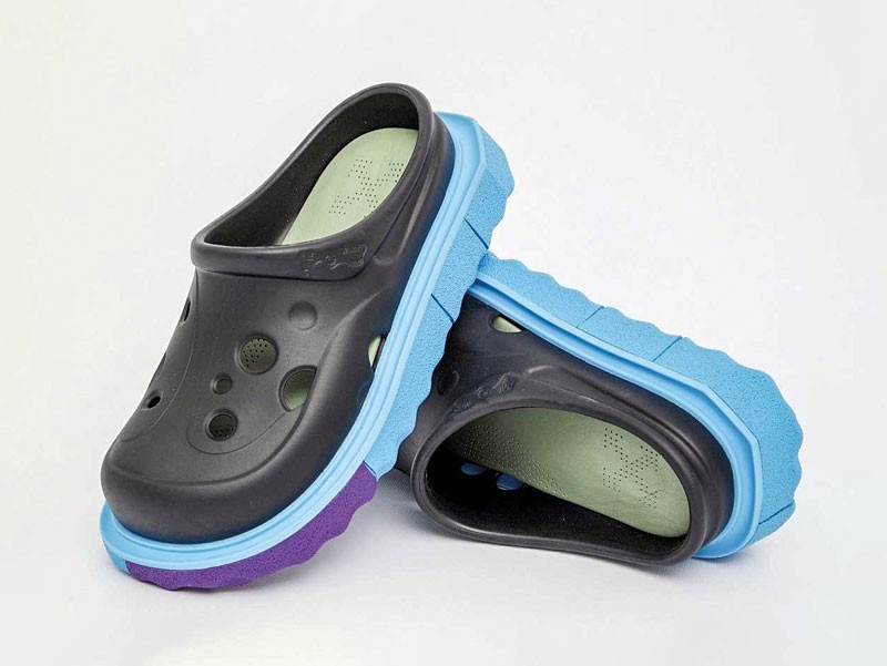 Injected clogs