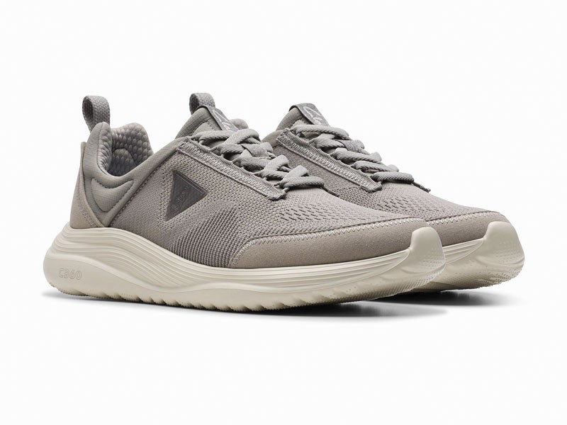 Lace-up casual shoes