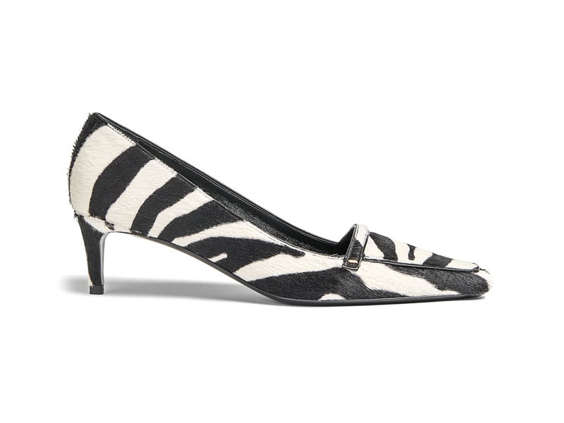 Closed high-heeled shoes