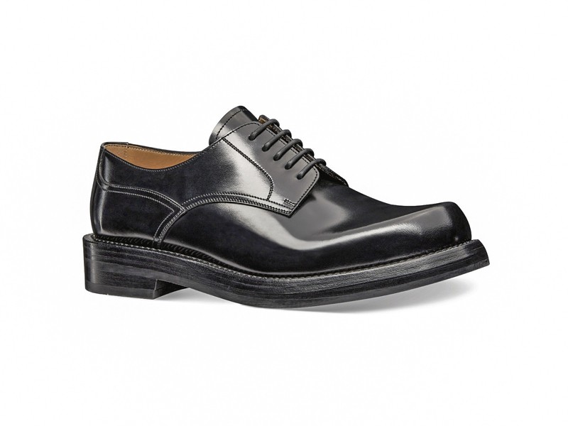 Lace-up dress shoes