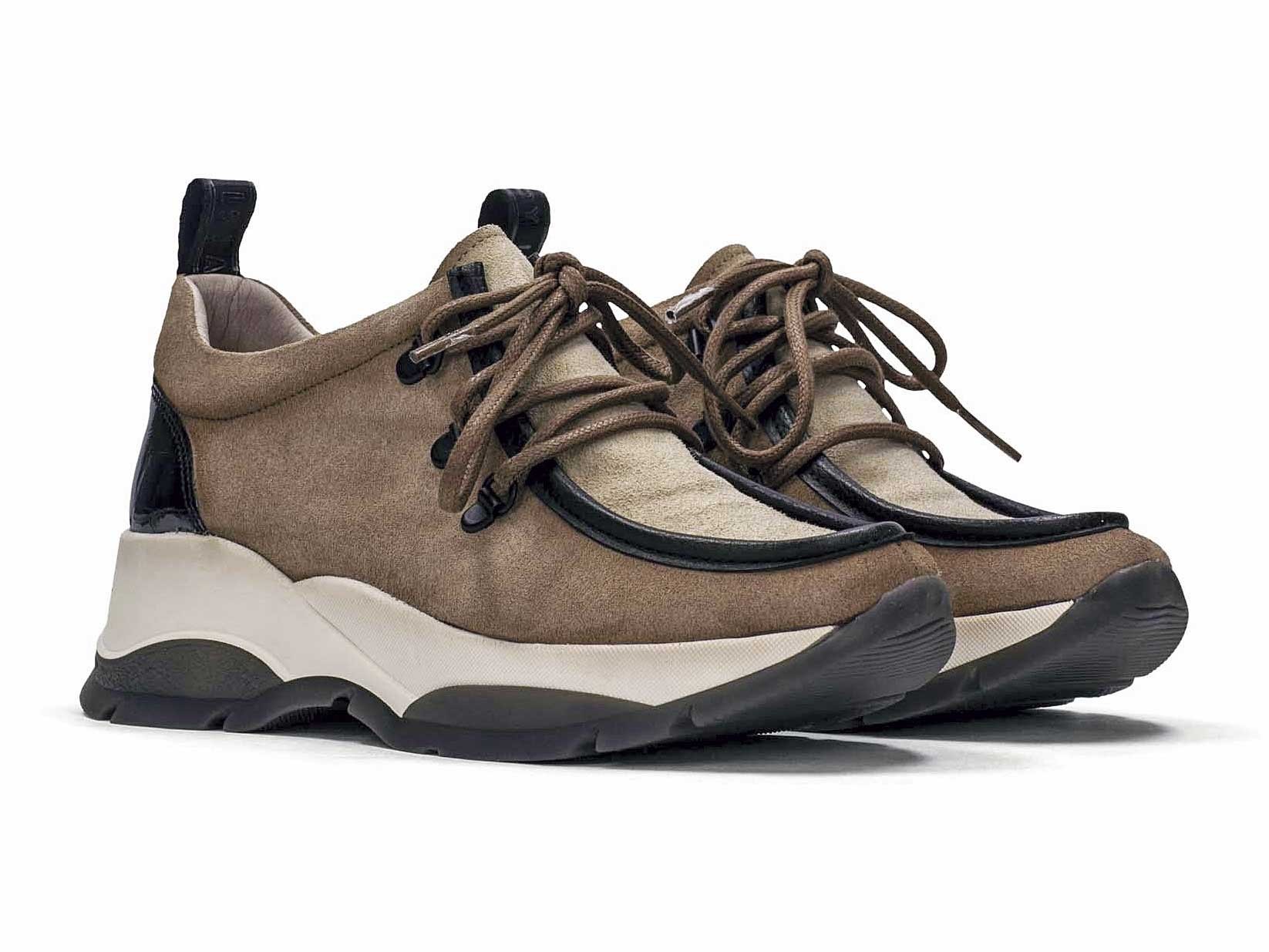 Zapatos bajos acordonados 