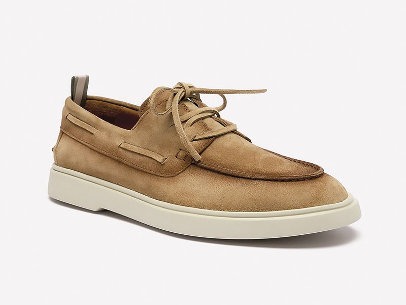 Lace-up casual shoes