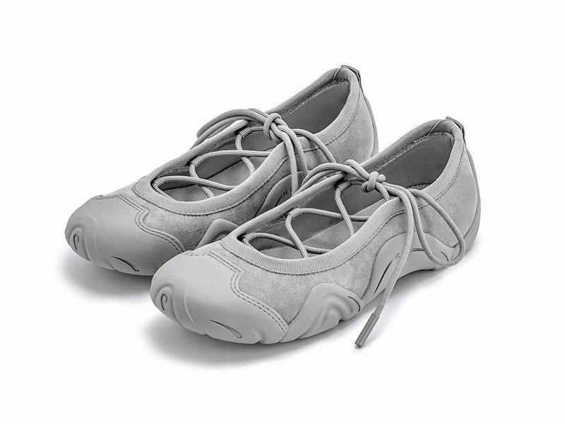 Lace-up ballerinas