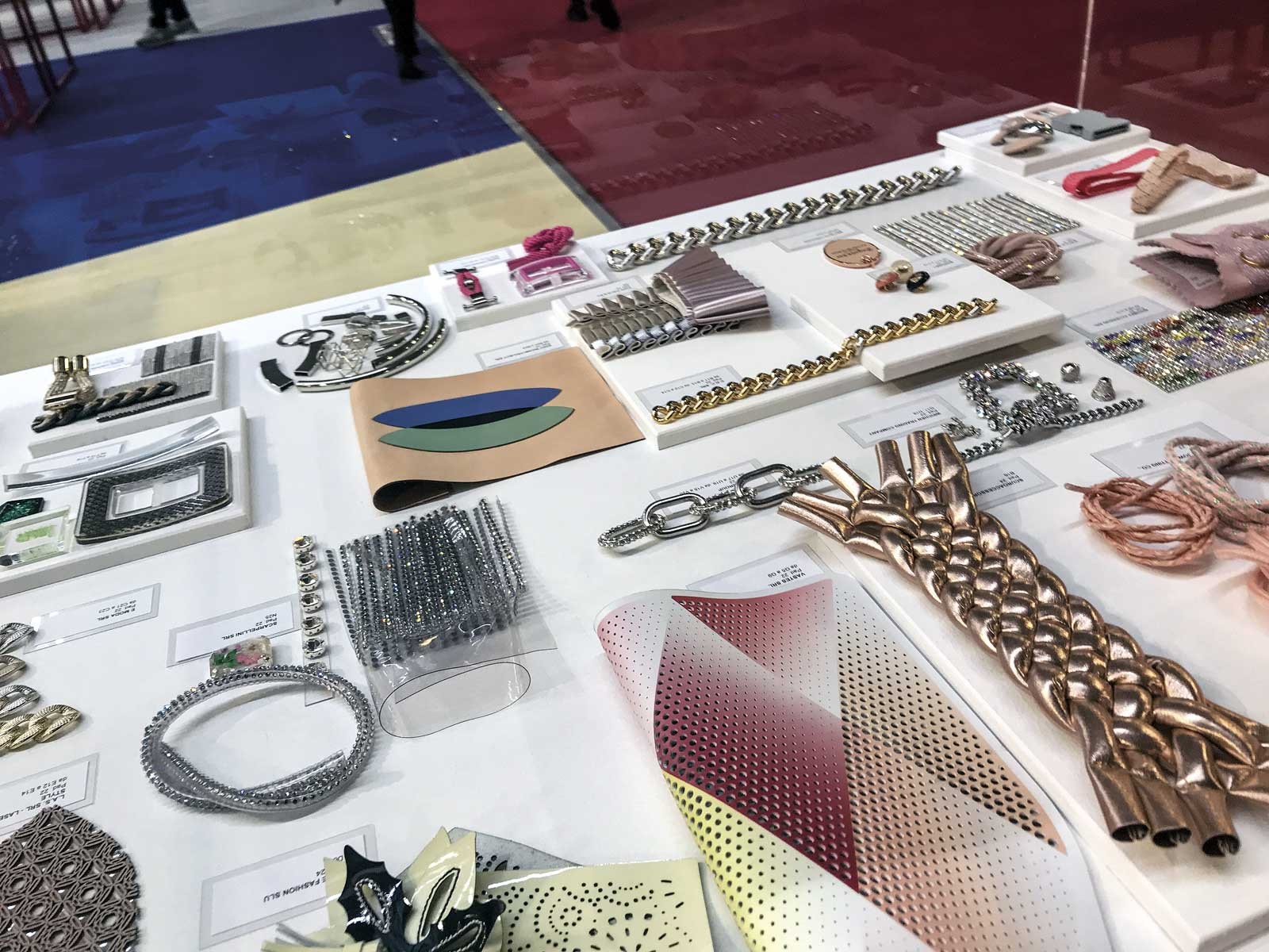 LINEAPELLE: presented materials and components that will be a trend