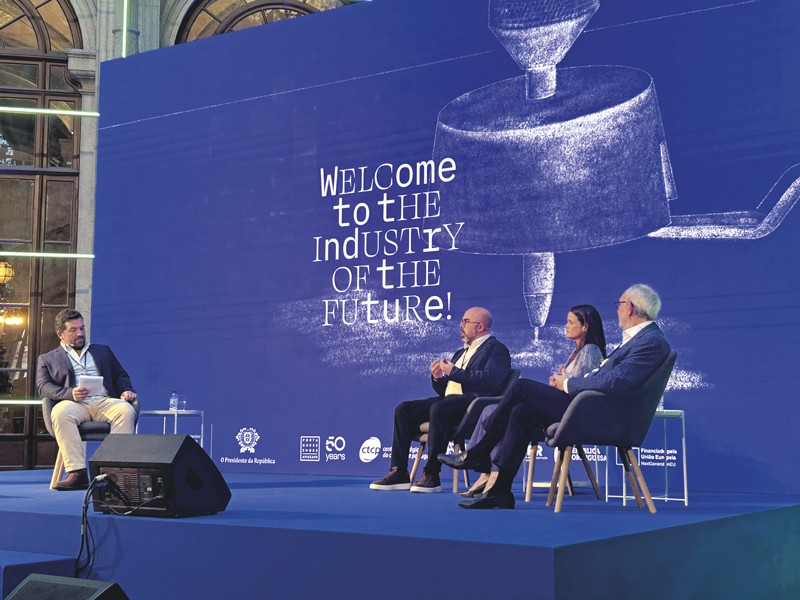 En el espacio dedicado a la tecnología se dejó sentado que los humanos deben adaptarse a ella, pero debe ser humanocéntrica, centrada en el hombre. Portugal consolida su liderazgo en el mercado internacional