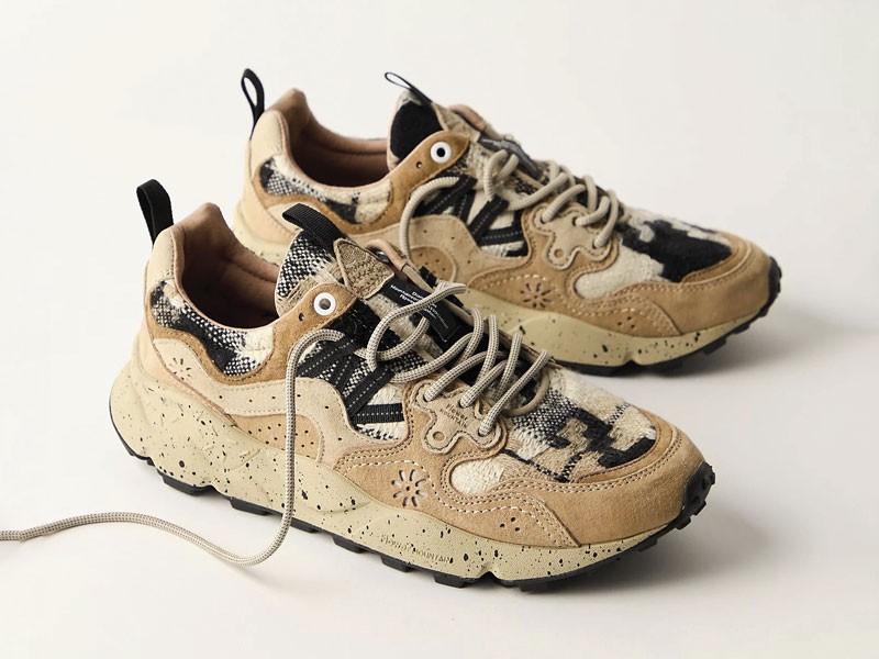 Urban sports sneakers