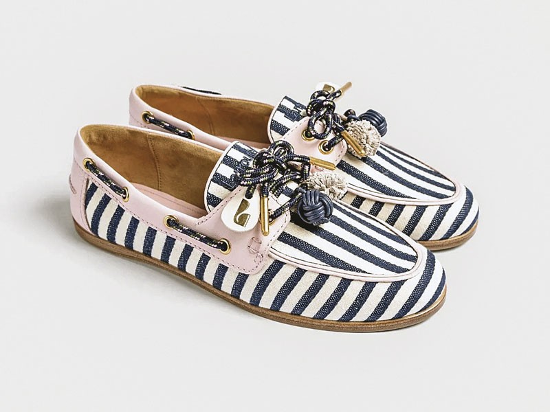 MOCASINES ACORDONADOS CALZADO MUJER ARTESANAL SANDALIA TENDENCIA PRIMAVERA VERNAO 2026 2027 SERMA167L545-CYPR-IVOR-2734_1.jpg Women’s nautical shoes revive moc stitching and marine color