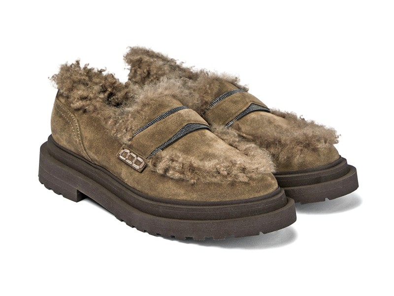 Flat moccasins