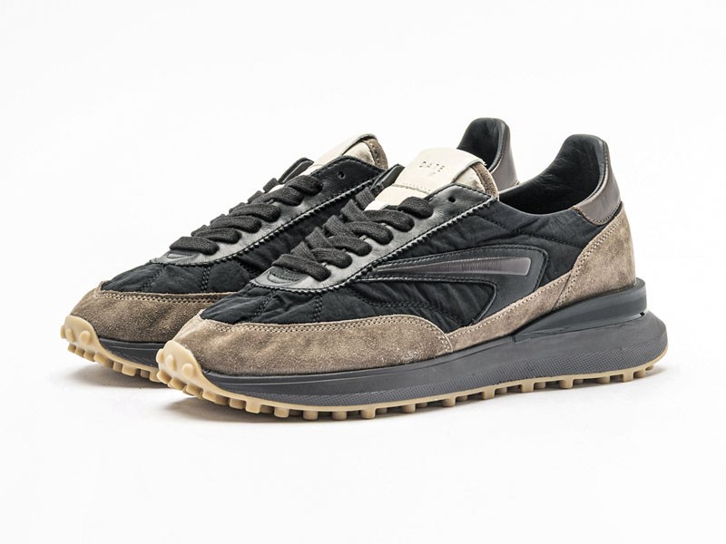 Urban sports sneakers