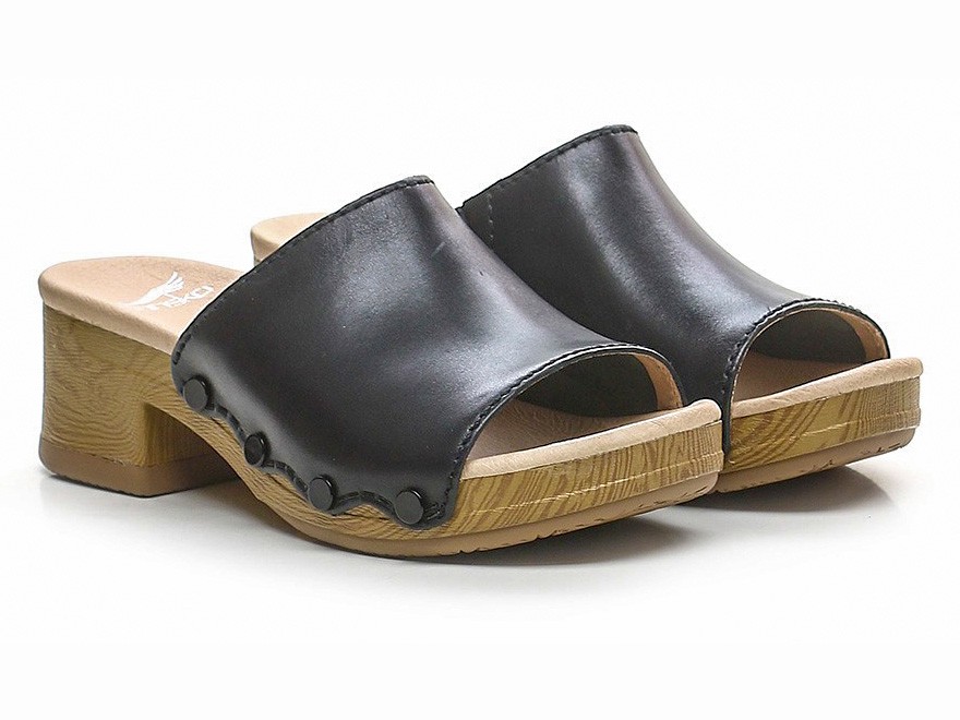 CLOGS: Renew their image and are a trend