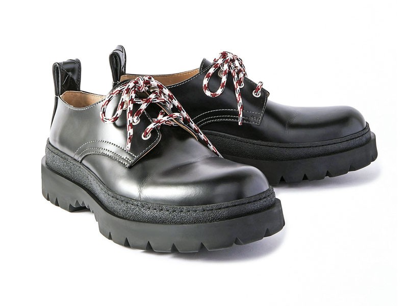 Lace-up casual shoes