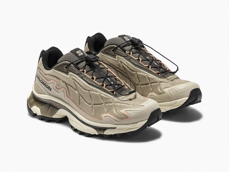 Performance sports sneakers