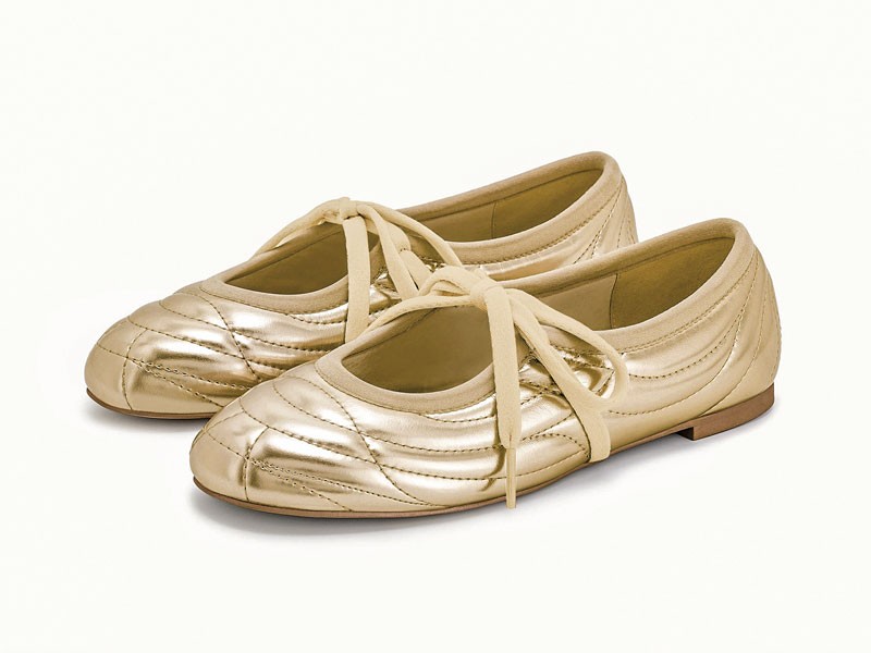 Lace-up ballerinas