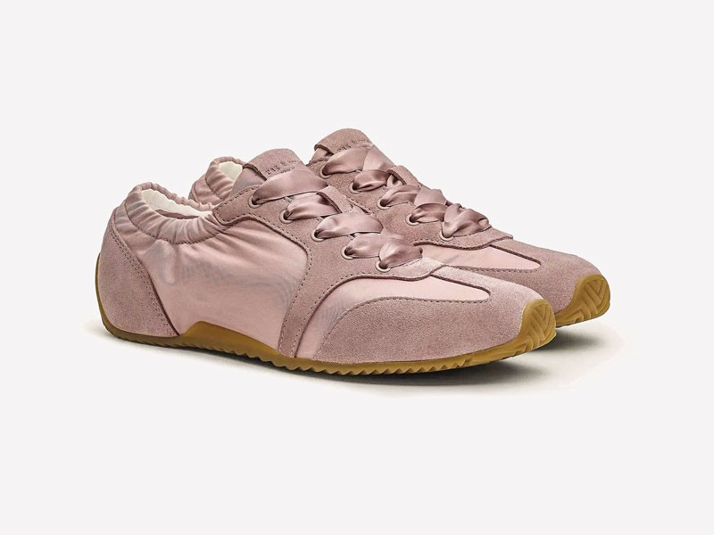 Fashion sneakers activate pink, lilac and technical soles