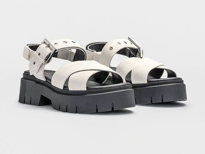 Flat sandals