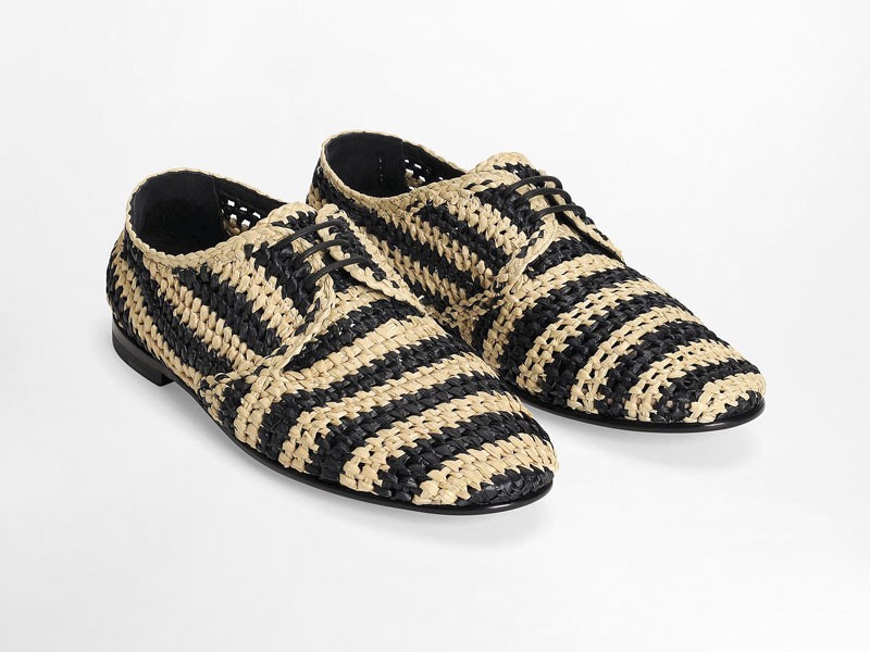 Lace-up shoes