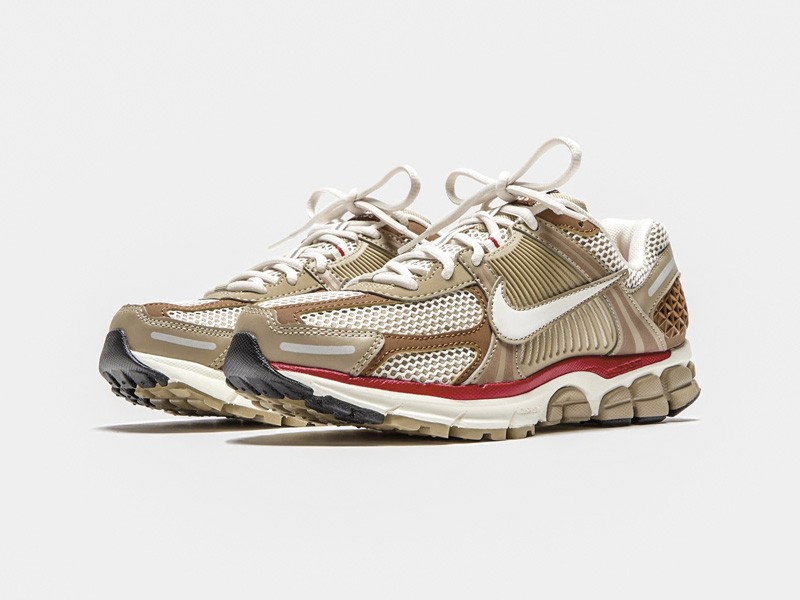 Performance sports sneakers