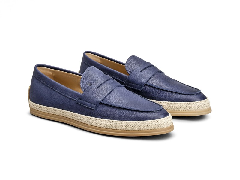 Sporty moccasins: Incorporating new technologies