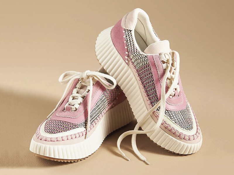 Sneakers Clásicas: Confort + Moda