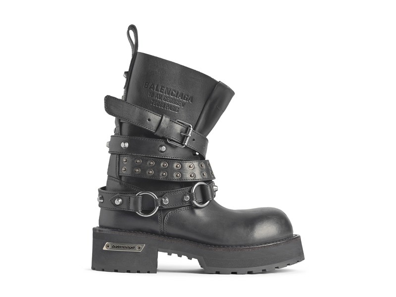 BOTAS BALENCIAGA MOTOQUERAS TENDENCIA 2026 SERMA FOTO-2.jpg The apocalyptic aesthetic of BALENCIAGA’s biker boots