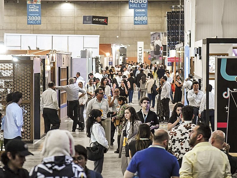 SAPICA. Además de la oferta comercial, el público accede a desfiles de moda y actividades de capacitación.