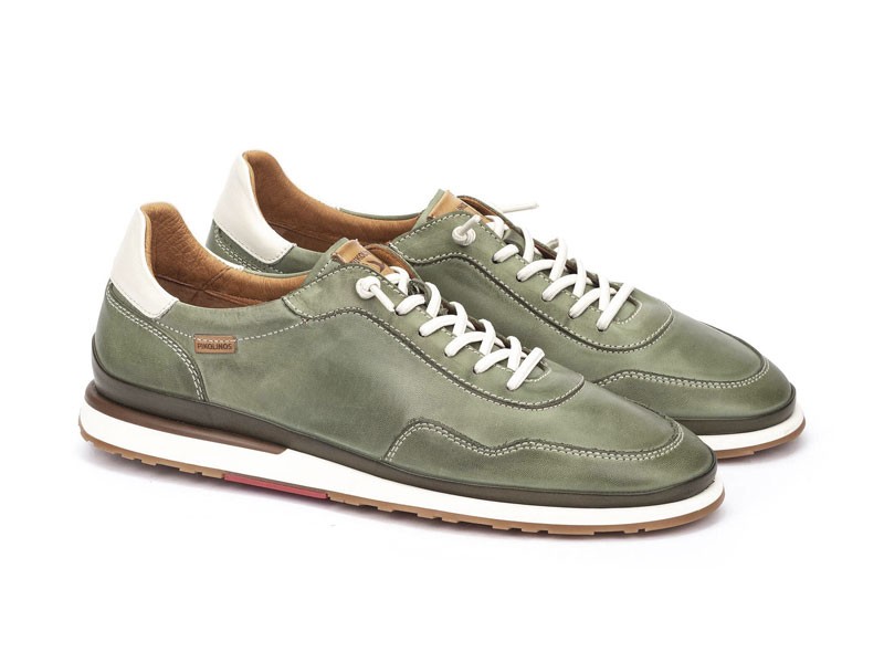Lace-up casual shoes