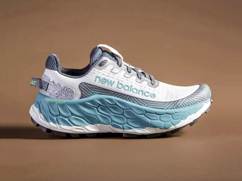 Performance sports sneakers