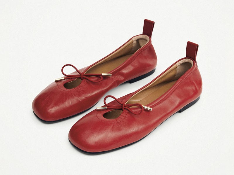 Lace-up ballerinas