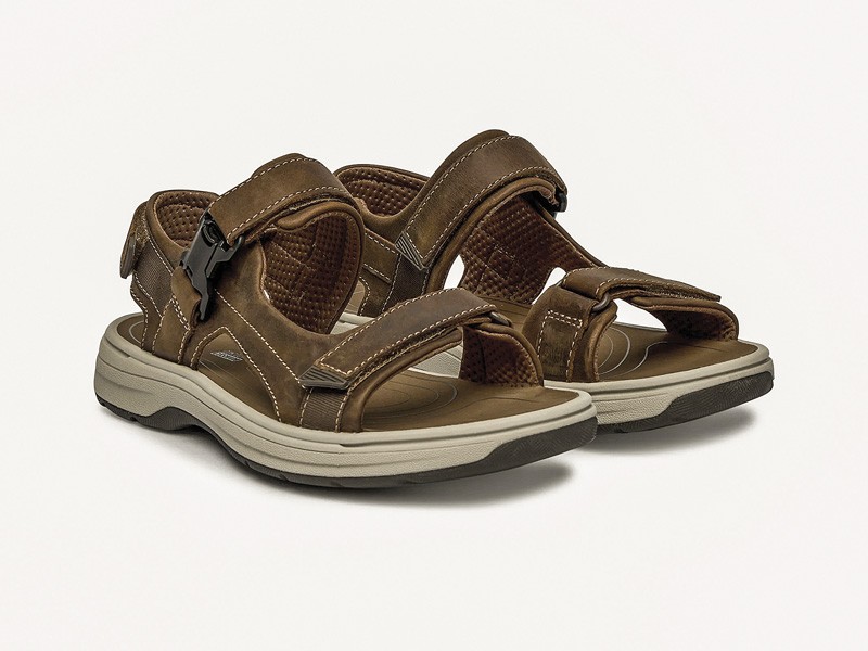 Sandalias outdoor refuerzan tiras, ajuste y suelas robustas