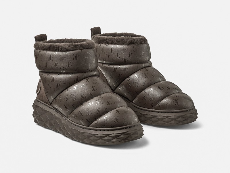 BOTAS BOTINETAS OUTDOOR ESQUI SKY SNOW NIEVE TENDENCIAS OTOÑO INVIENRO 2026 SERMA 156XANQJJ_027856_ANGLE_vg817.jpg Men’s snow-style footwear with insulation and traction soles