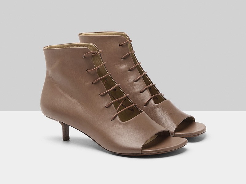 Botinetas acordonadas de vestir con herrajes