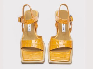 CALZADO-ZAPATO-MUJER-SANDALIAS-ALTAS-MODA-FOOTWEAR-SHOES-WOMAN-FASHION-SERMA-miista-tara-tangerine-croc-sanda.jpg