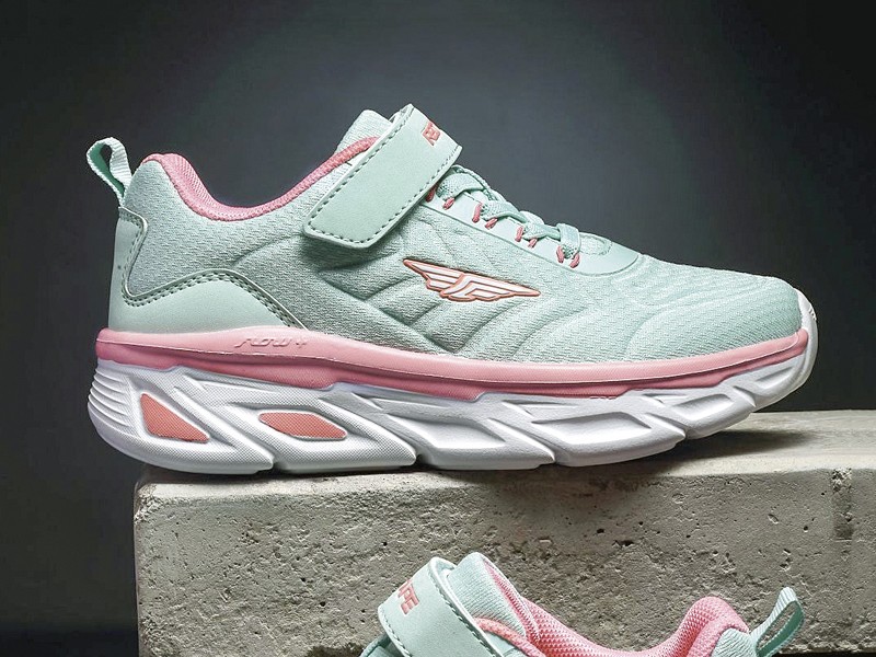 Shoes / sneakers