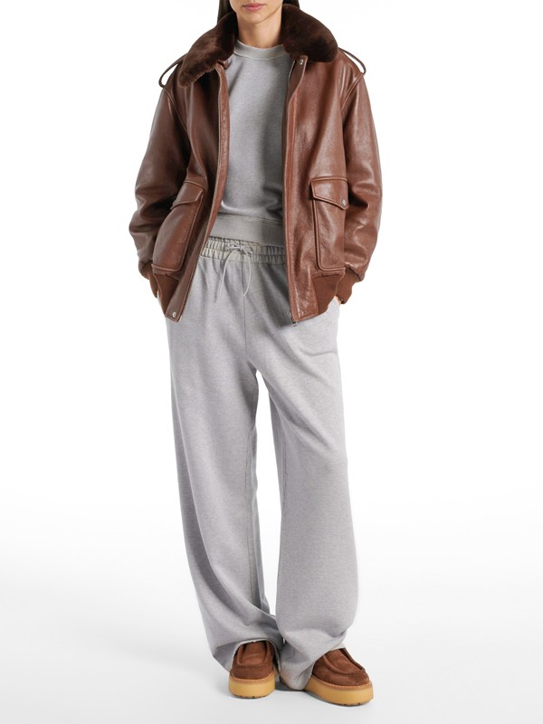 PRADA apuesta por las botinetas Wallaby con piel interior