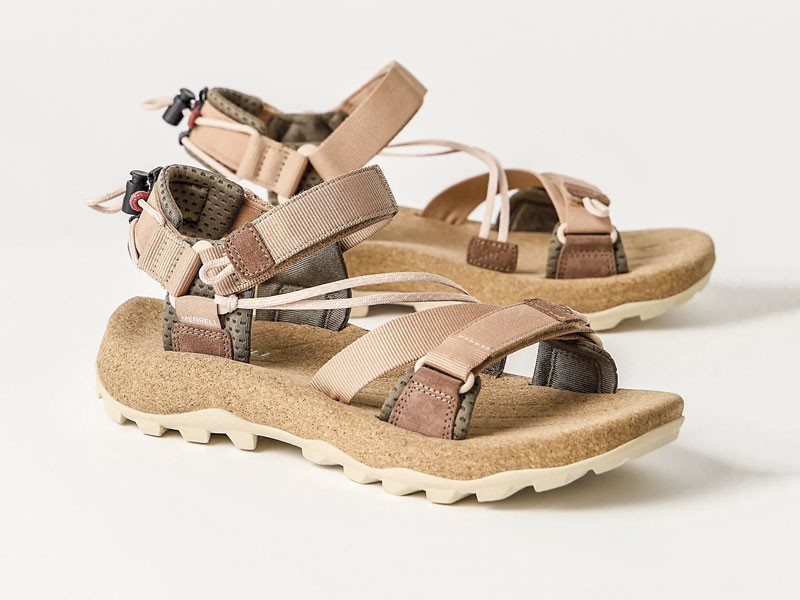 Flat sandals