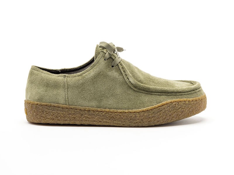 Lace-up casual shoes
