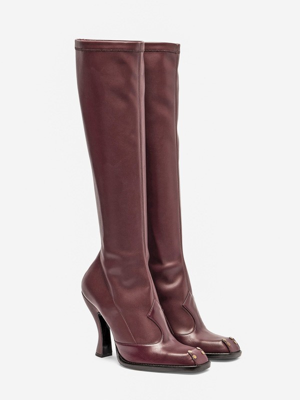 COLOR MERLOT MUJER TENDENCIAS OTOÑO INVIENRO 2026 SERMA 156P01100172.jpg Merlot color defines the chromatic foundation of urban footwear