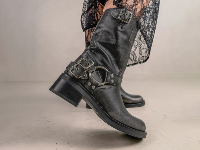 TENDENCIAS OTOÑO INVIERNO 2026 MUJER BOTAS BIRKEN CALZADO SERMA FOTO-5.jpg BIKER BOOTS in the pole position of the winter