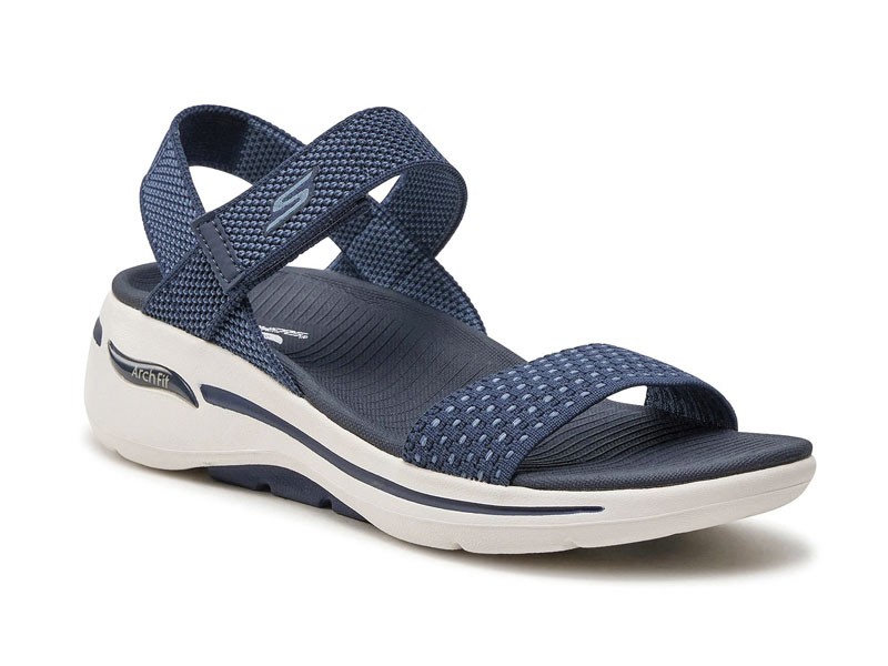 Flat sandals